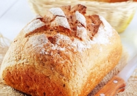 Kruh s orasima i heljdinim brašnom
