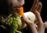 Video: Nevjerovatno što ljudi čine s povrćem
