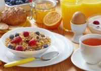Preskakanje doručka nas čini gladnijima
