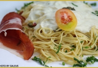 Špageti s pršutom i umakom od gorgonzole